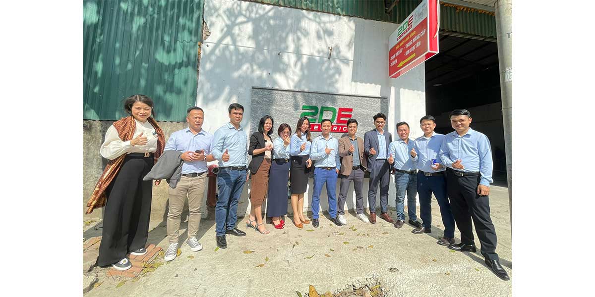 Phía trước nhà máy sản xuất máng cáp 2DE